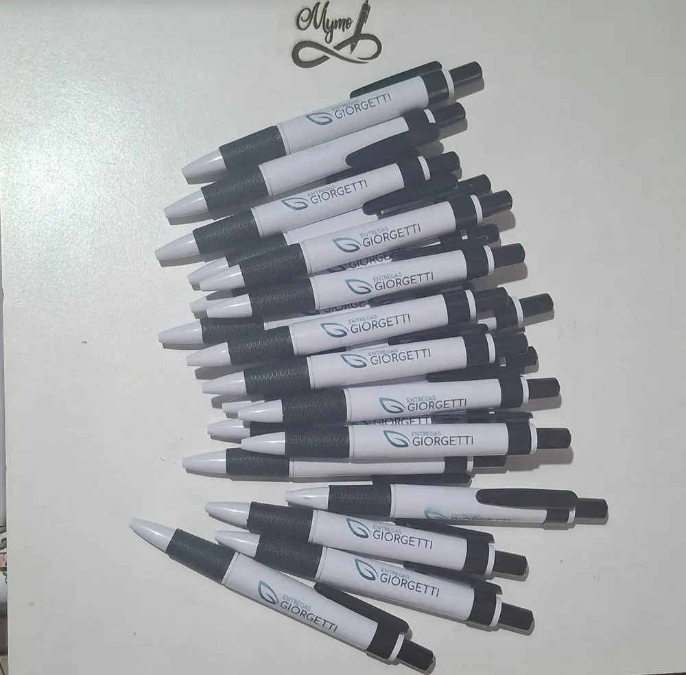 Lapiceras blancas y grises con logo
